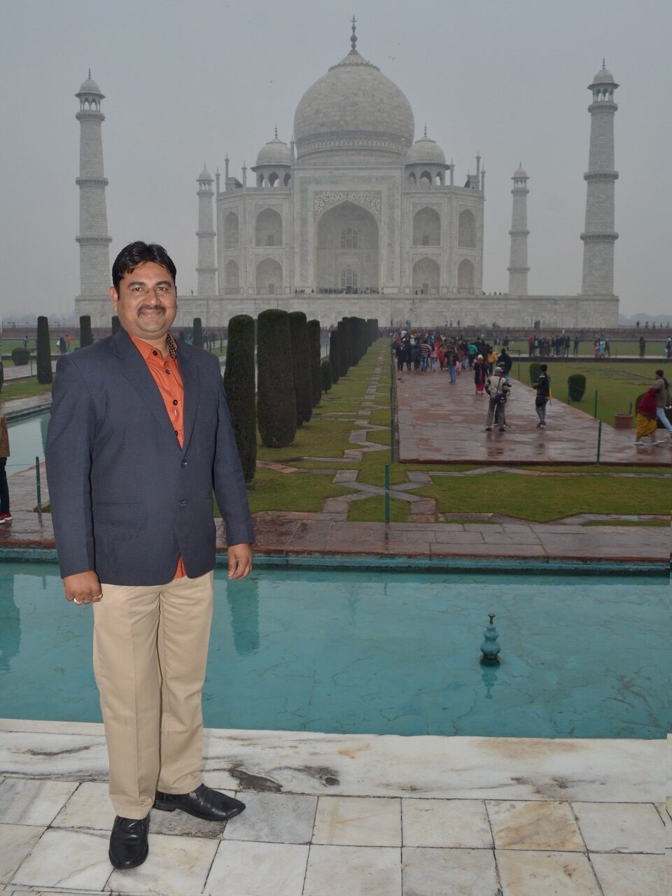jogendar bhati, founder of india cab service, jogendra bhati, hire private car and driver in india, private car and driver in delhi, best hotels in india, book luxury hotels in india, Luxury bus rental in india, best tour opretor in india, car rental in india, hire car and driver in india cab service